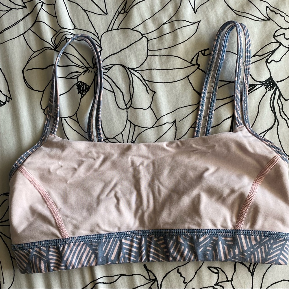Lululemon sports bra